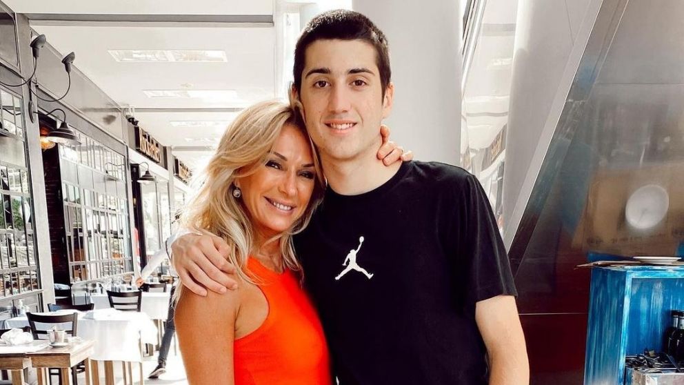 El hijo menor de la panelista y el ex futbolista celebró el comienzo de su último año de escuela.