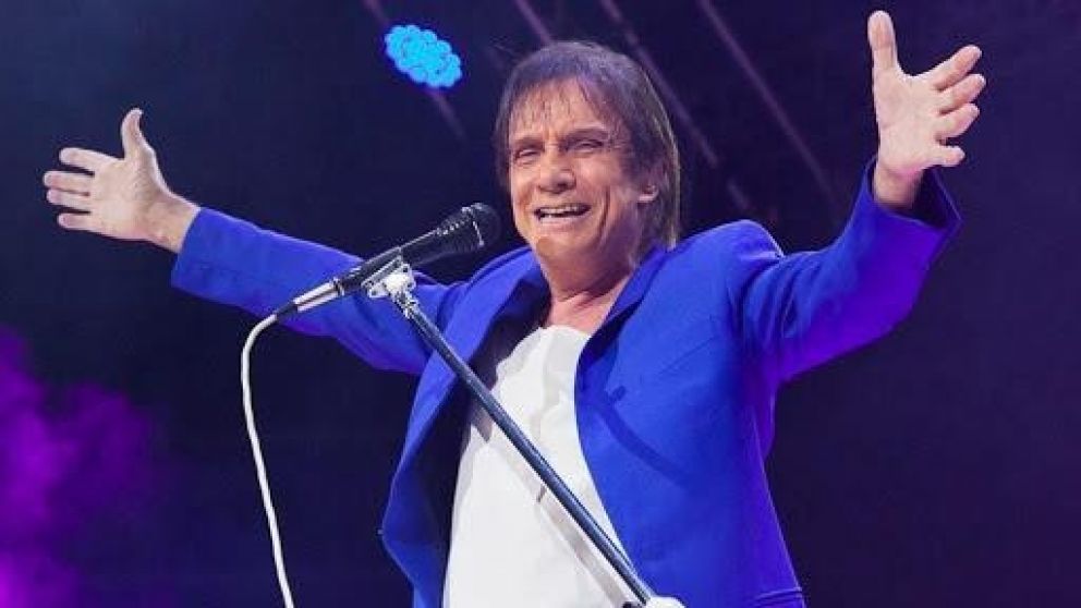 El artista de 79 años hizo público su apoyo para que más personas se vacunen.