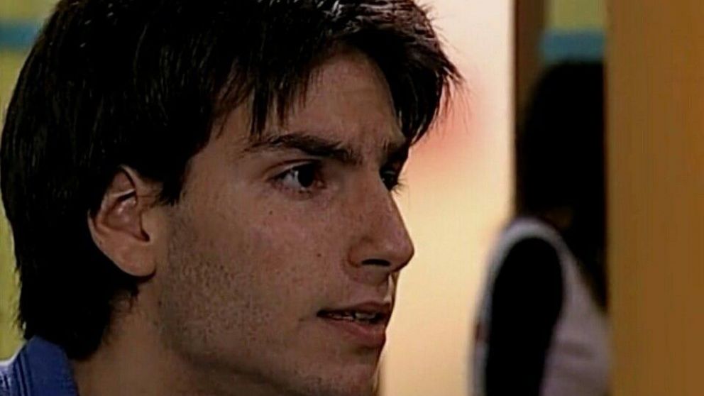 De actor en las tiras de Cris Morena a economista en China.