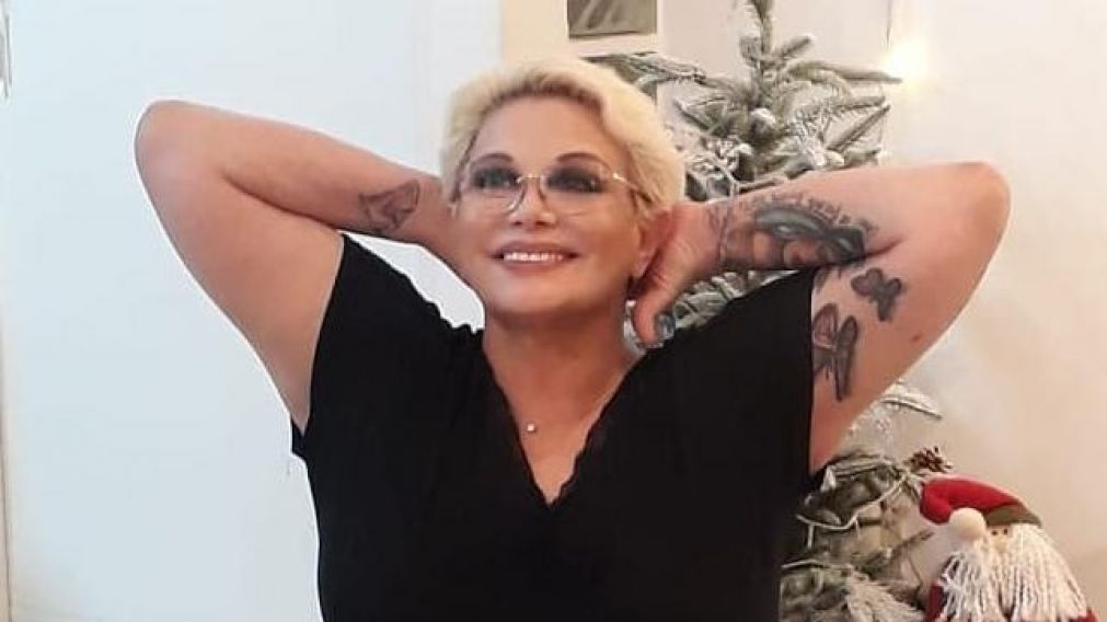 Fue inducida a un coma famacológico y ahora está despertando.