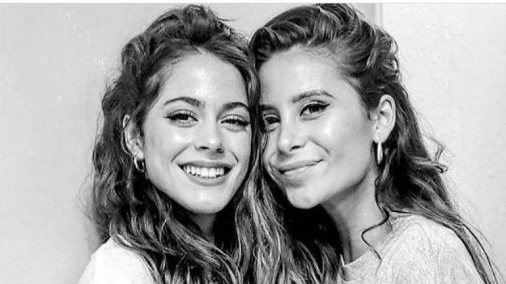 Las cantantes eligieron tatuarse en Miami.