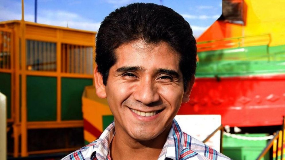 Hijo de inmigrantes, da su mirada.