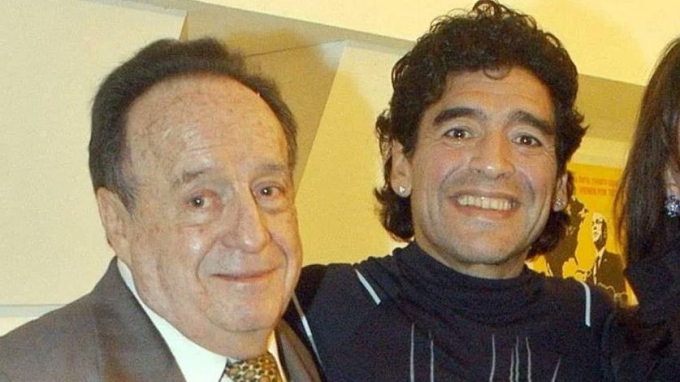 Diego Maradona conoció en persona a Roberto Gómez Bolaños en 2005.