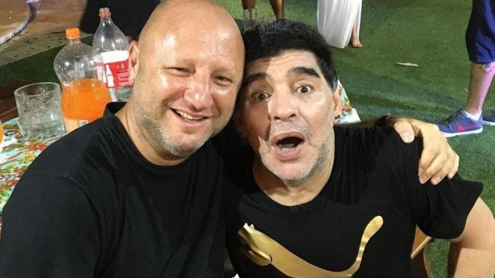 Mariano Isreaelit asegura que emborrachaban a Diego antes que llegaran sus hijas.