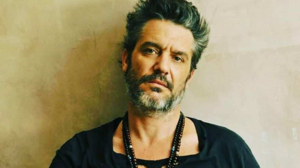 El artista siempre utilizó audífonos.