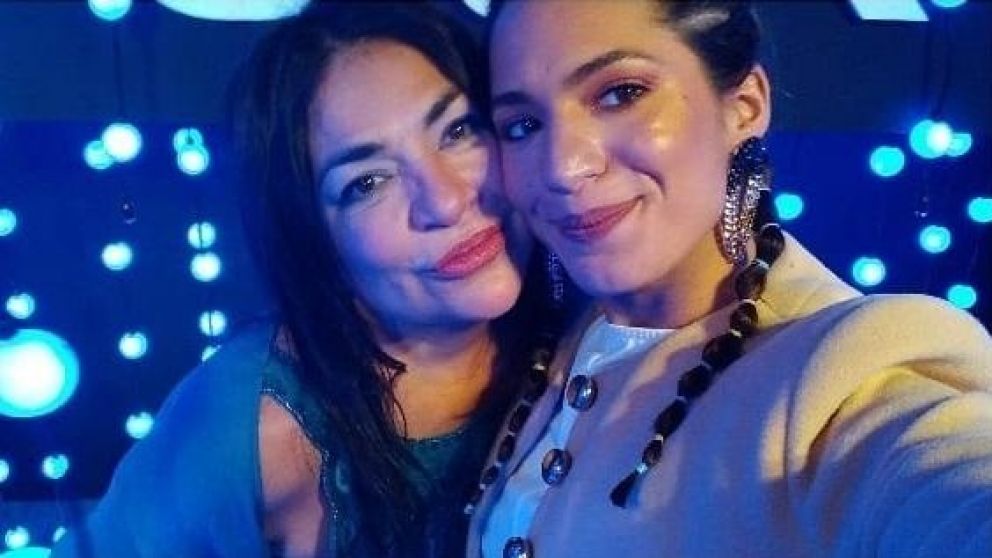 Madre e hija se destacan en el "Cantando 2020".
