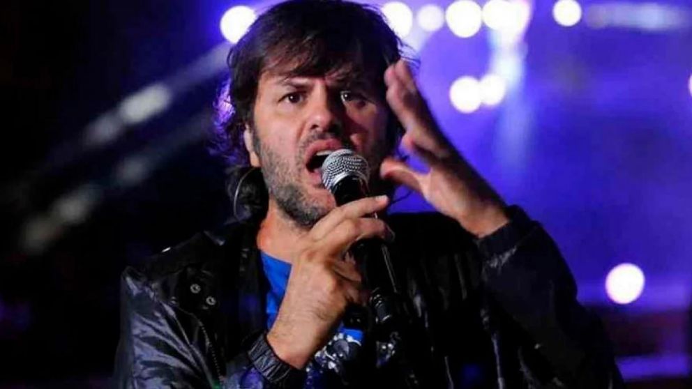 Ciro lanza versi�n ac�stica de "El Farolito" como anticipo de trilog�a por 30 a�os de carrera.