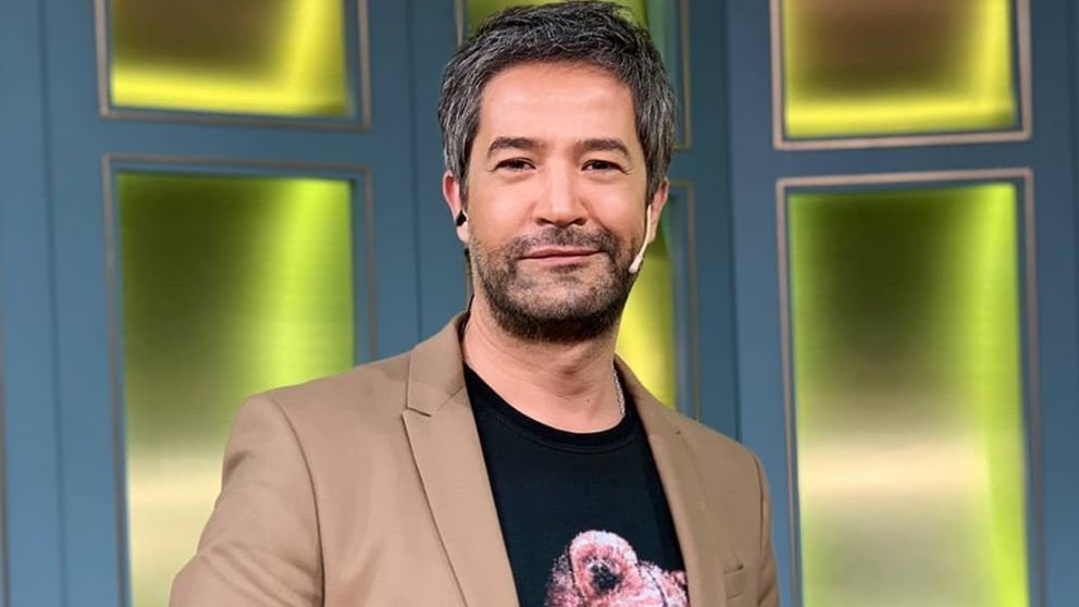 El jurado de "El gran premio de la cocina" piropeó a un periodista en medio de una nota.