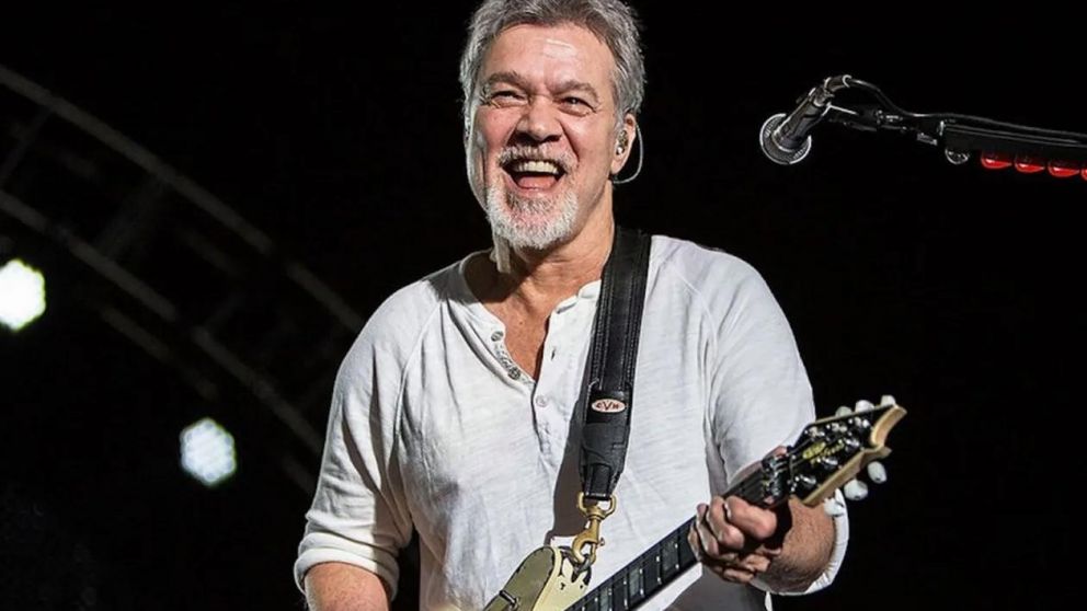 El artista murió tras luchar contra un cáncer de garganta.