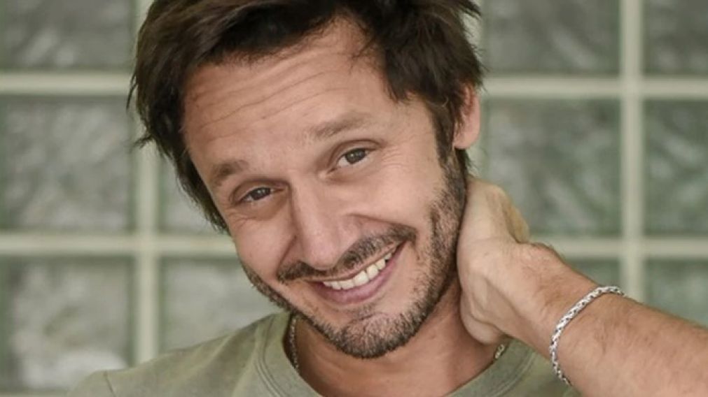 Benjamín Vicuña, bien acompañado en su viaje a Chile.