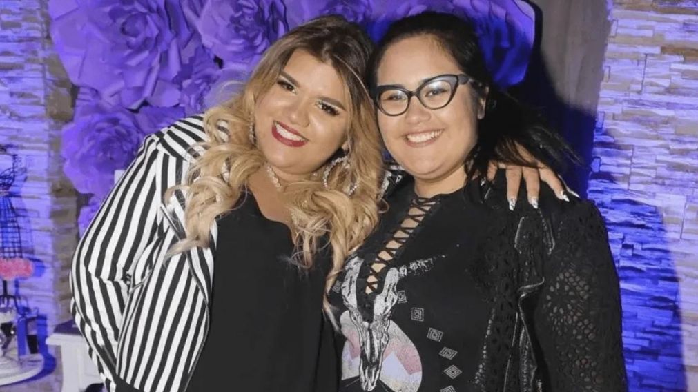 La influencer se mostr� muy unida a su hermana.