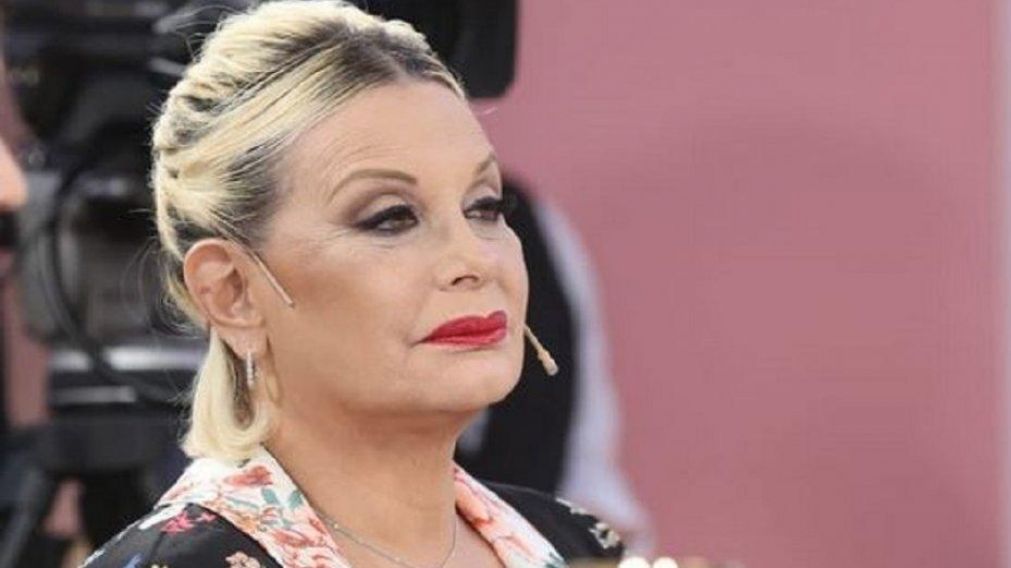 Los detalles del herpes z�ster que padece Carmen Barbieri.