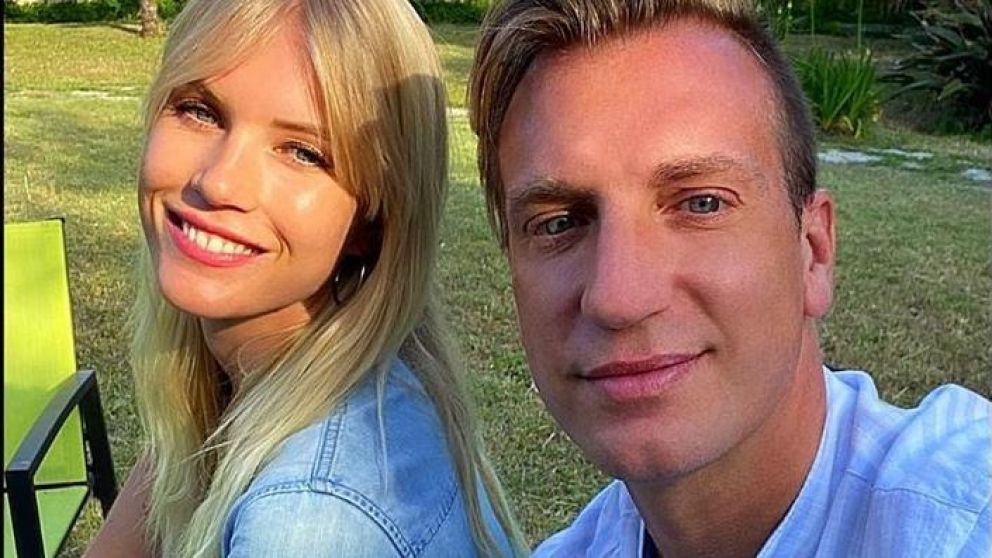Maxi López y su novia, muy alegres por la llegada de su nuevo bebé.