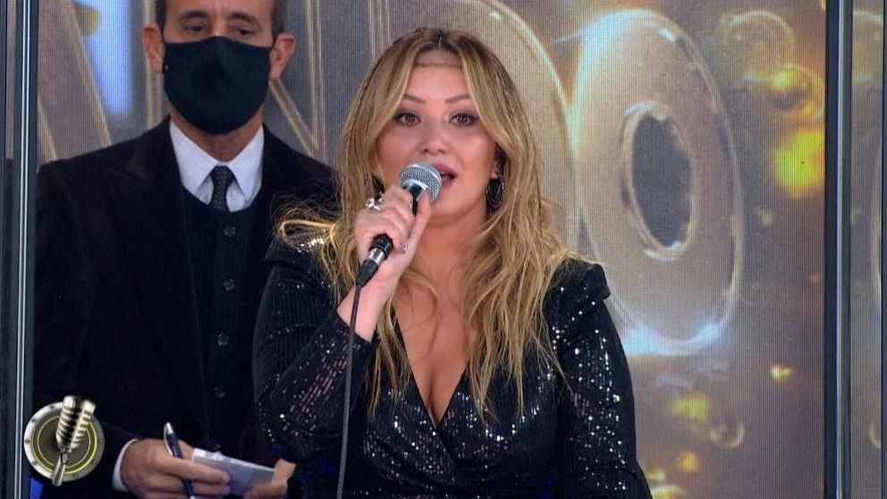 La emoción de Karina La Princesita en la pista del "Cantando 2020".