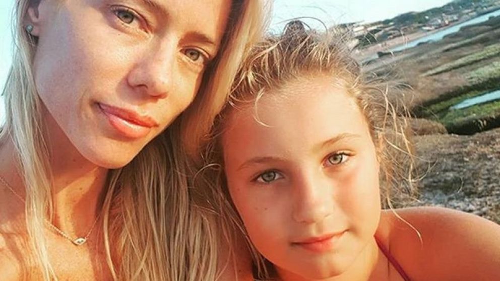 La mayor de las hijas de la modelo y el exfutbolista tiene coronavirus.