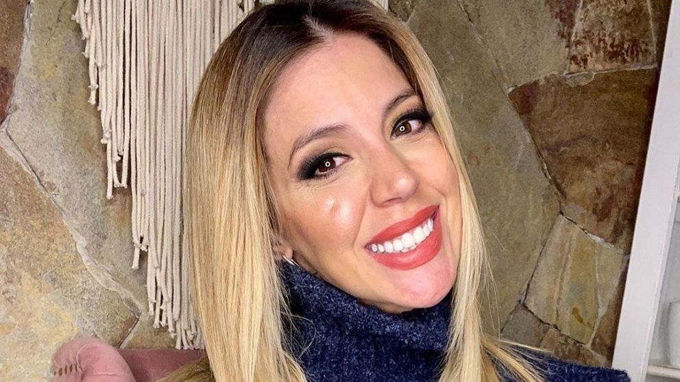 ¡Virginia Gallardo bailó sexy en las redes y sin querer mostró de más!