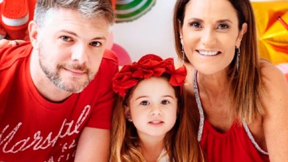 La familia se encuentra en observación desde el sábado.