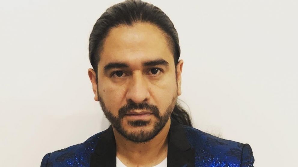 Un cantante en cautiverio.