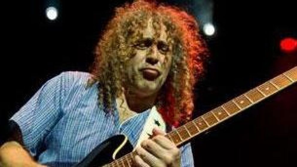 Grave denuncia contra el ex integrante de la banda de rock.