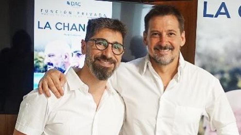 Verón junto a su pareja, un director de cine y teatro.