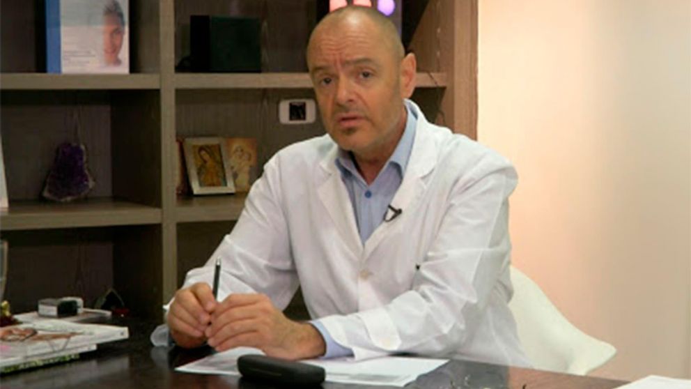 Se suman testimonios en contra del doctor mediático.