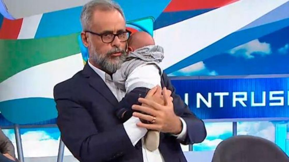 El conductor se reencontró con su nieto.