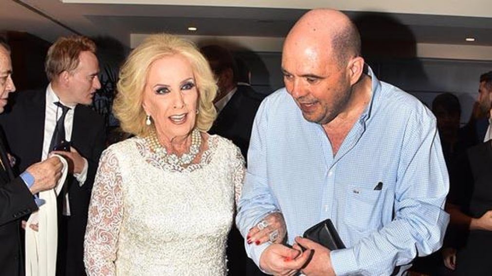 Acompaña a Mirtha en este duro momento.