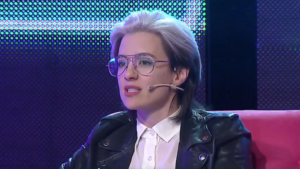 No se qued� callada.