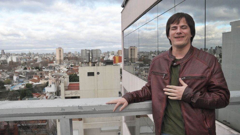 El cantante volvió de Viña del Mar y ahora cumple la cuarentena con Mateo.