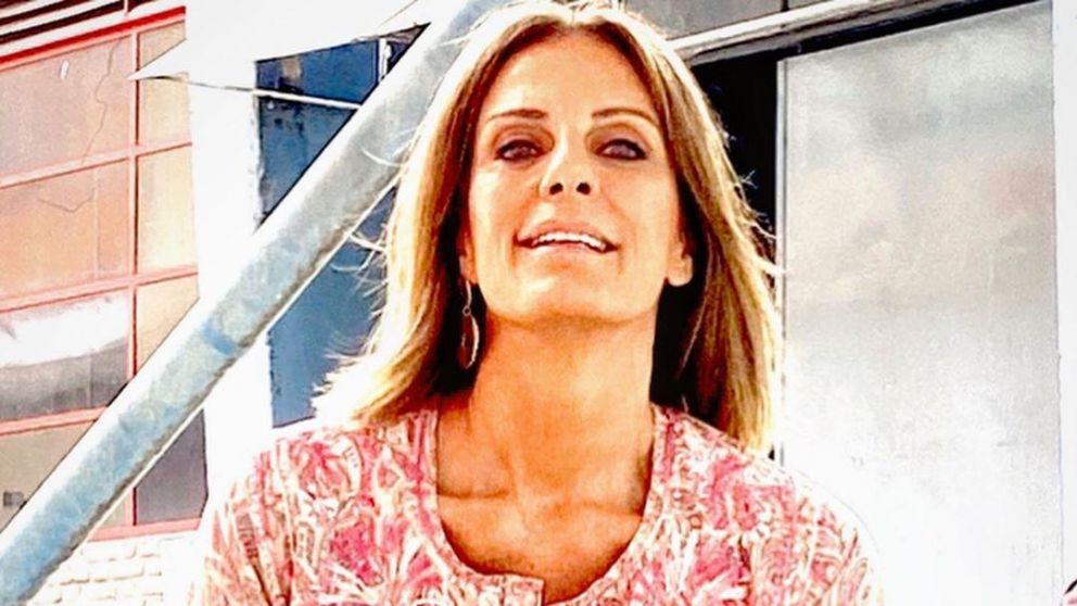 Conmovida por su partida.