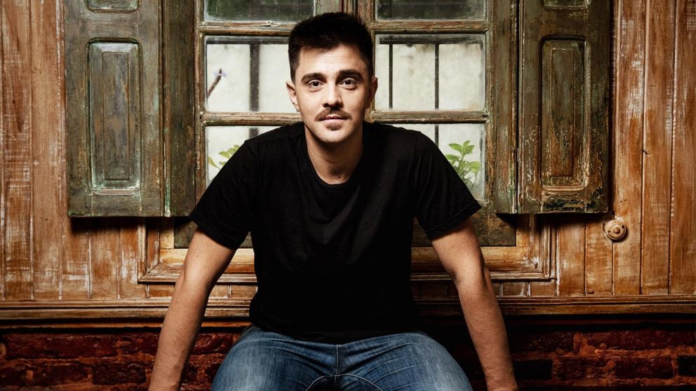 El cantautor reveló cómo compone sus propias canciones.