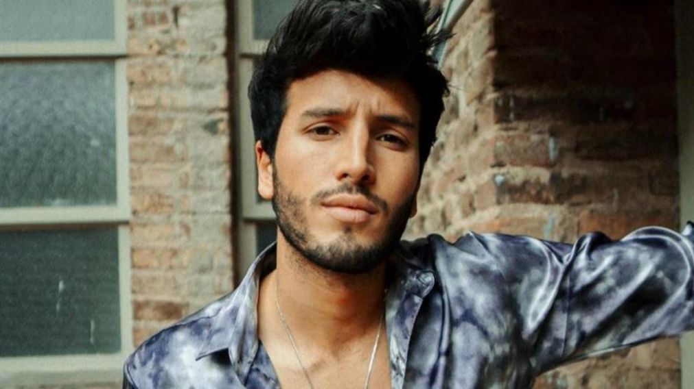 Sebasti�n Yatra confes� que todav�a descansa con sus padres cuando los visita: "nos quedamos hablando y duermo ah�"