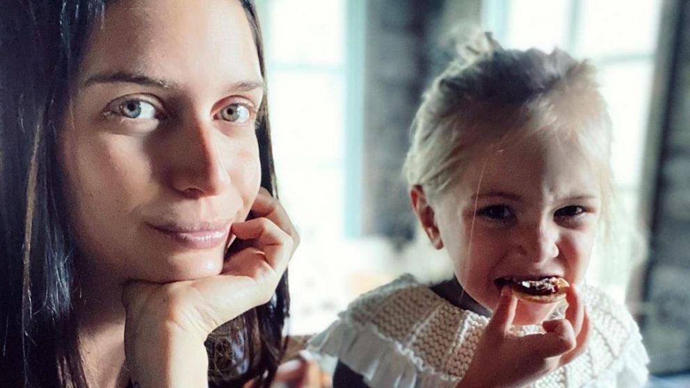 La pequeña Malaika ya sabe cómo quiere que se llame su hermano.