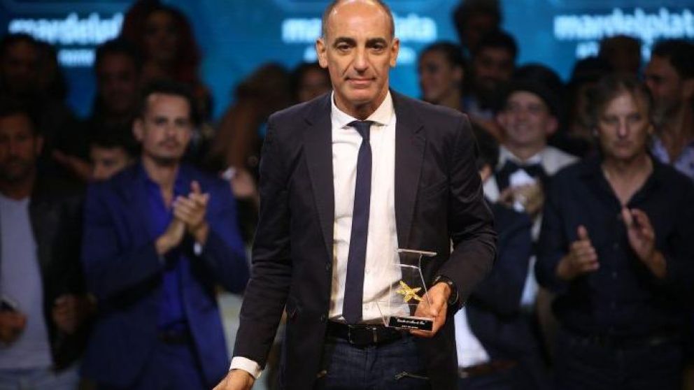 El artista se quedó con el máximo galardón de la noche.