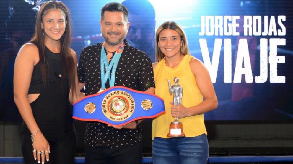 Con Leonela y Dayana Sánchez, campeonas y ejemplos de superación.