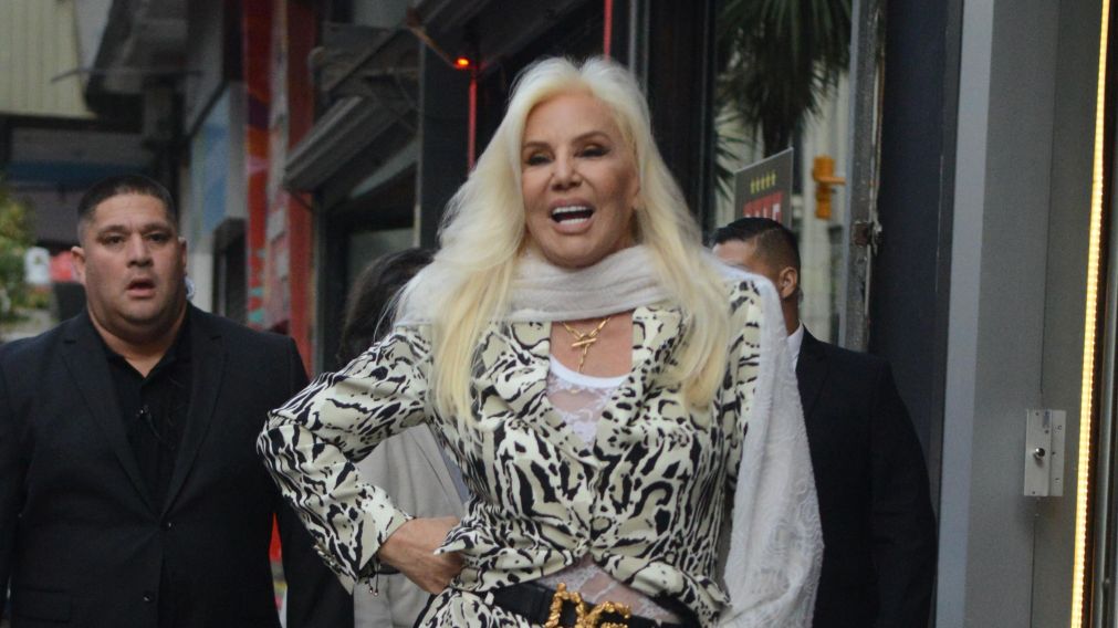 Un d�a muy movido para la diva de los tel�fonos. (Pablo Vill�n/Cr�nica)