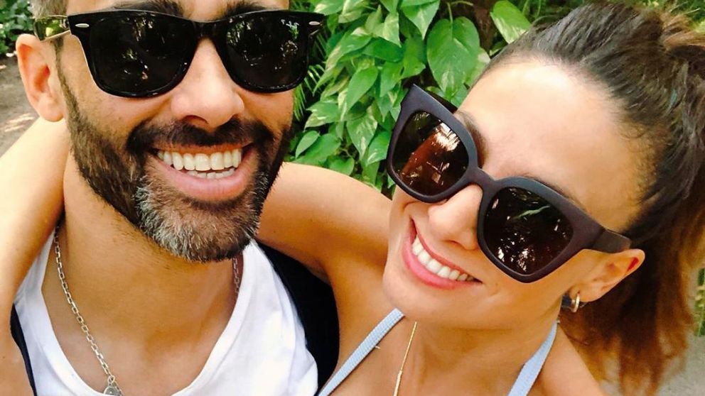 Recién casados, la pareja continúa profundizando su amor.