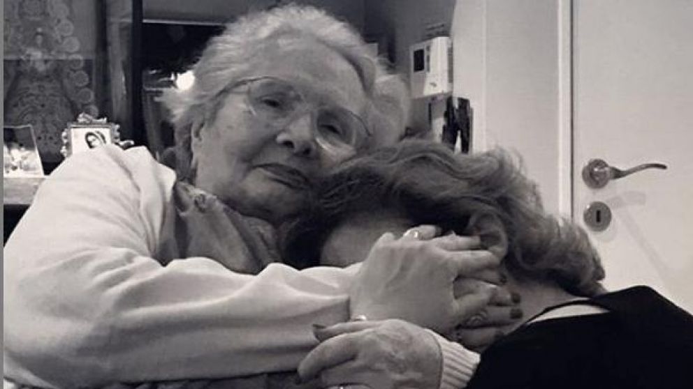 Lucía Galán compartió un emotivo mensaje luego de que su madre sufriera un ACV.