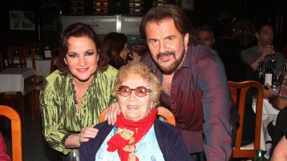 Delicado estado de salud de la madre de los "Pimpinela".