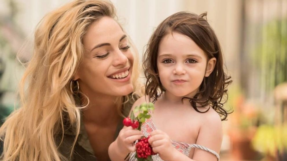 Emilia Attias decidió enviar a su hija a un jardín alternativo.