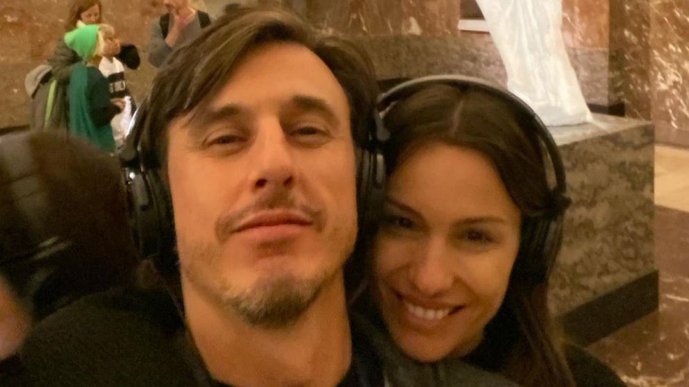 La feliz pareja recién llegada de París.