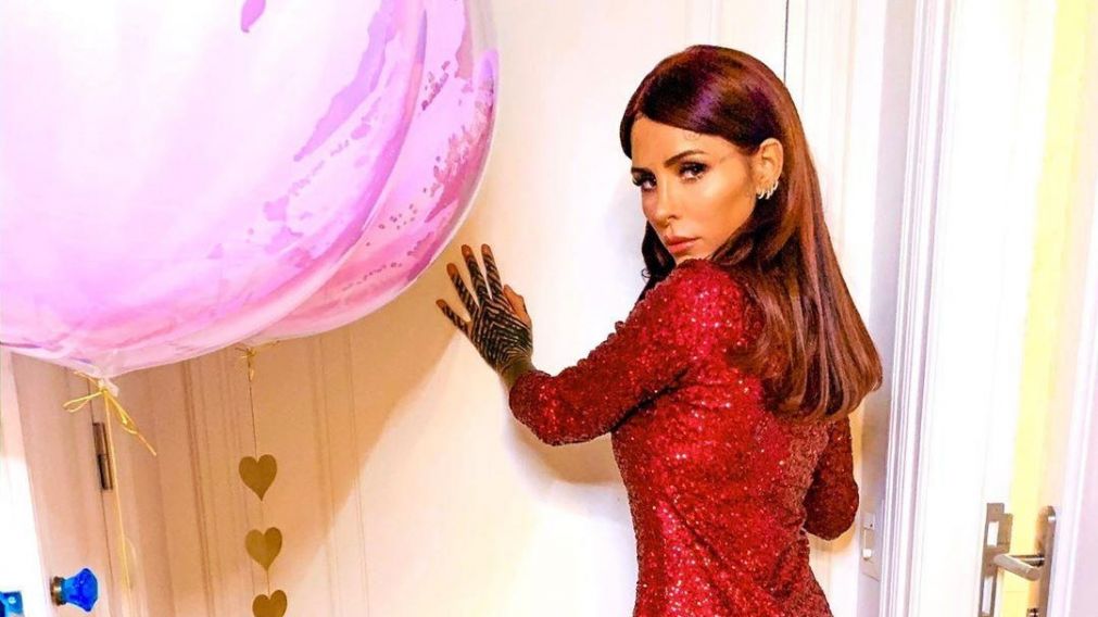 La picante postal de Cande Tinelli con peluches de "Pokémon".