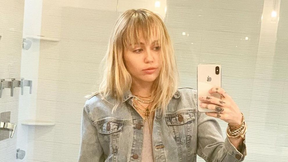 Miley Cyrus impacta con su nueva imagen.
