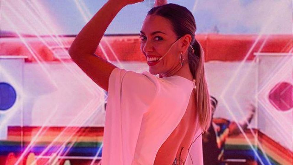 Flopy Tesouro, muy apasionada en el casamiento de Pampita.