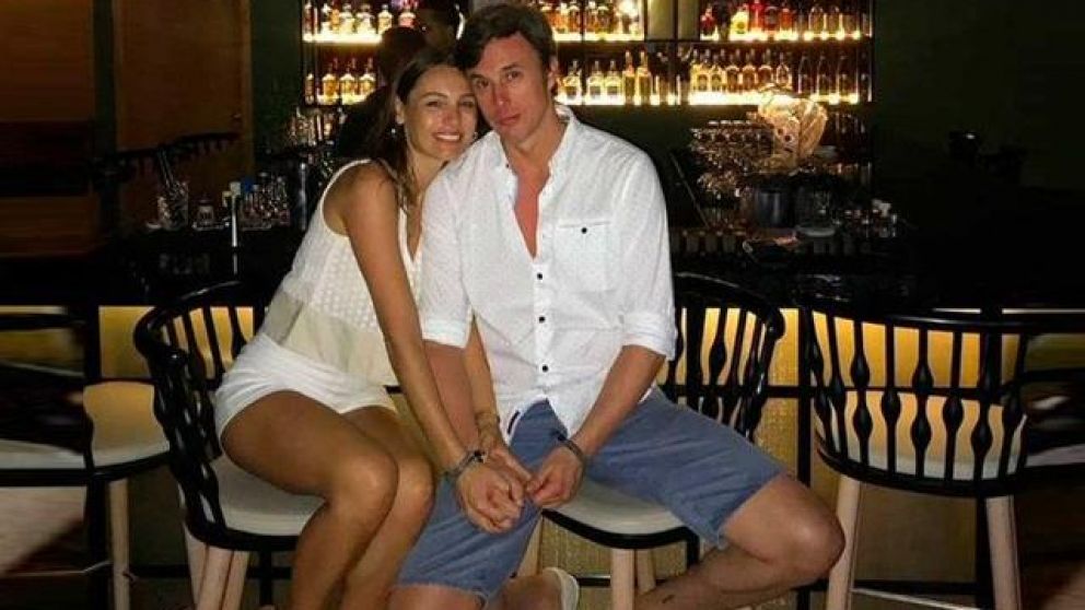 Sin cámaras, Pampita y Moritan pasaron por el registro civil.