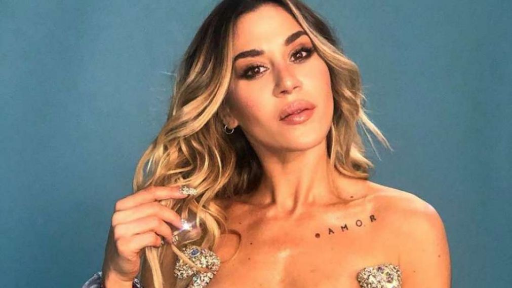 Jimena Barón seleccionó a posibles candidatos junto a su hijo.