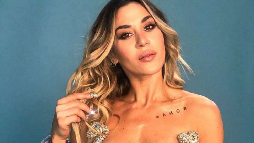 Jimena Barón seleccionó a posibles candidatos junto a su hijo.