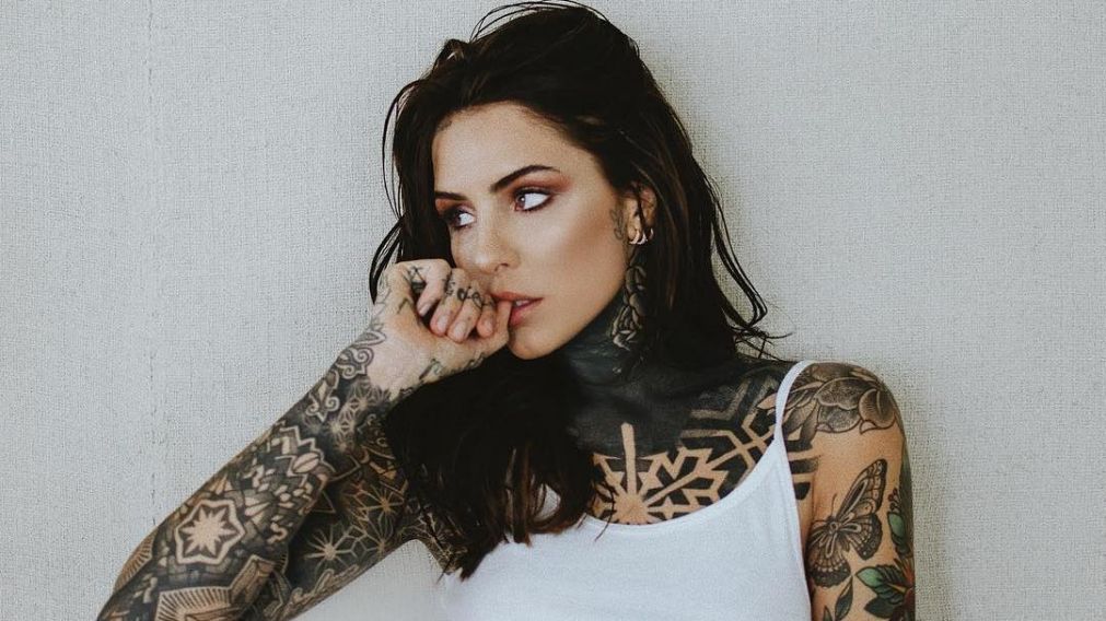 Cande Tinelli, súper caliente en la ducha