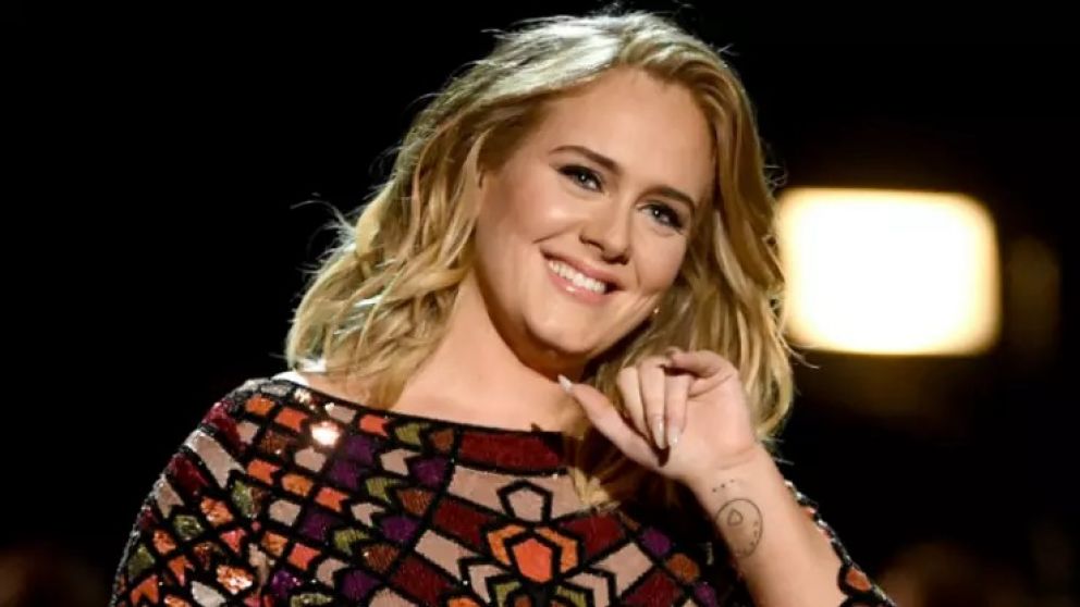 Adele sorprendió a todos tras bajar 70 kilos.