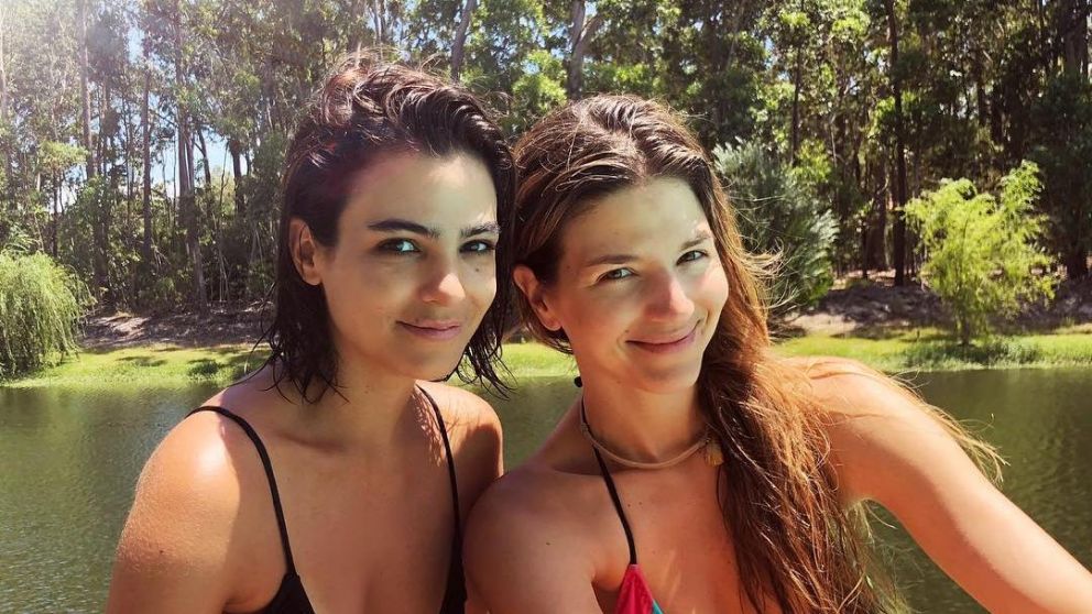 Con la maternidad a flor de piel, Agustina Cherri y Marcela Kloosterboer juntas.